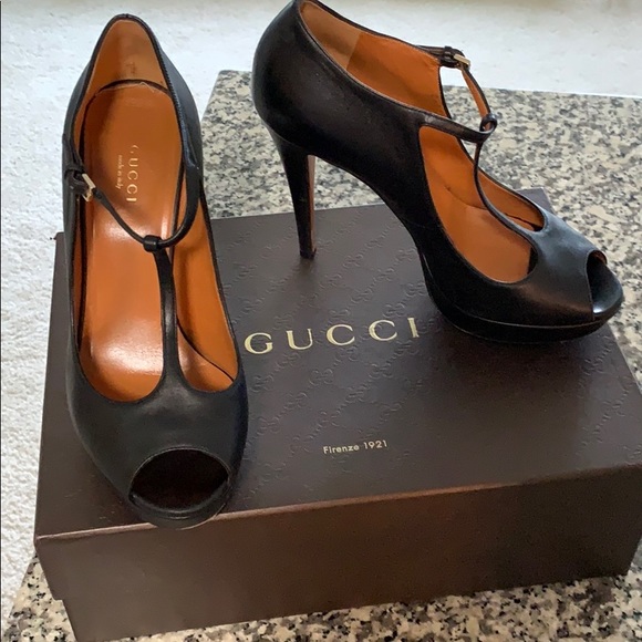 Gucci Shoes - Gucci pumps 38
